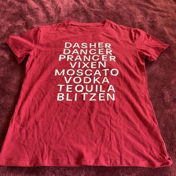 Reindeer Alcohol Drink Graphic Short Sleeve Crewneck Red Christmas T-Shirt Sz S - Picture 1 of 3